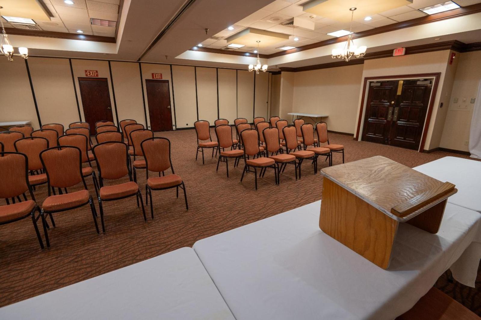Quality Inn & Suites Downtown แมนสฟิลด์ ภายนอก รูปภาพ