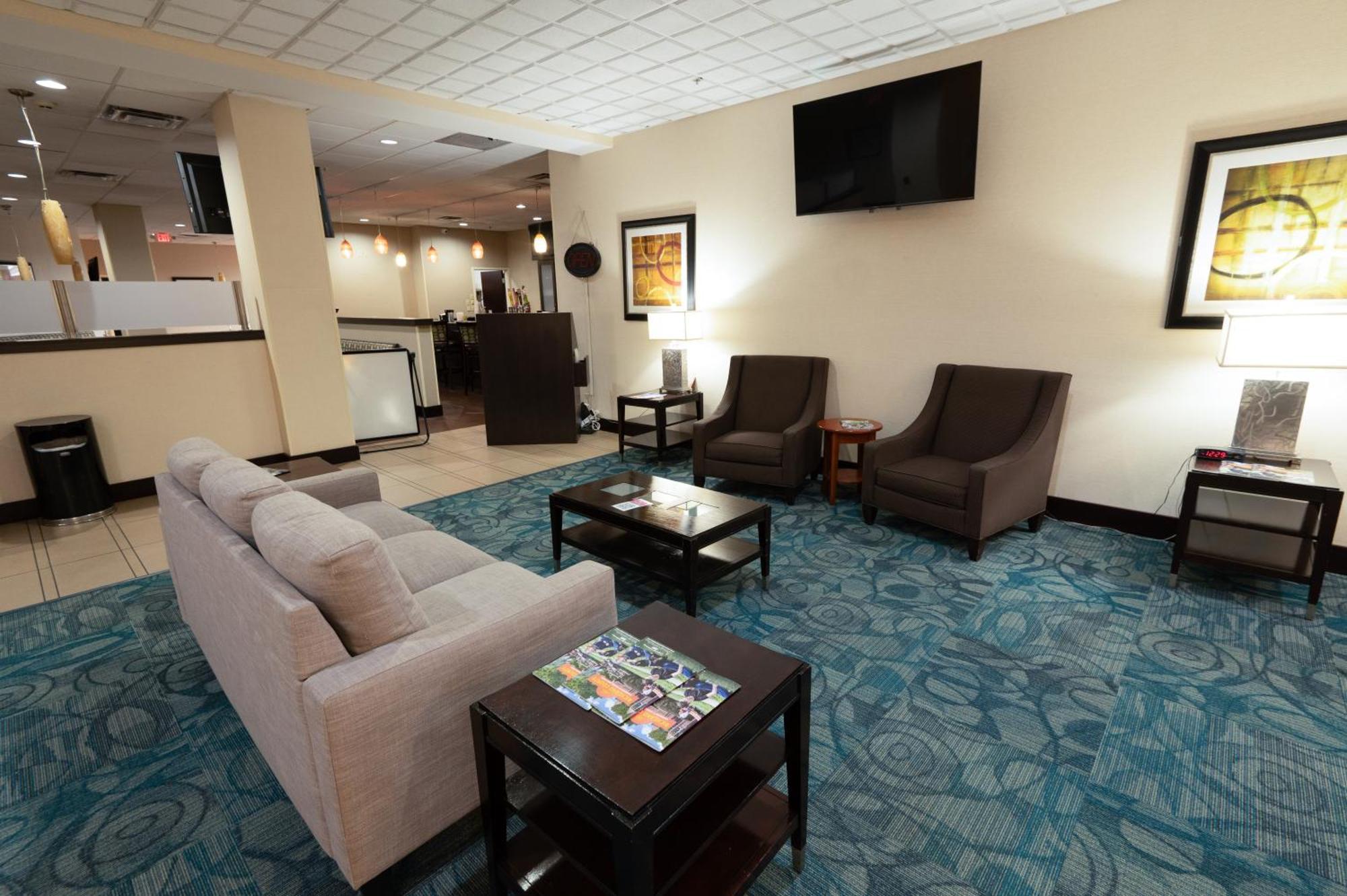 Quality Inn & Suites Downtown แมนสฟิลด์ ภายนอก รูปภาพ